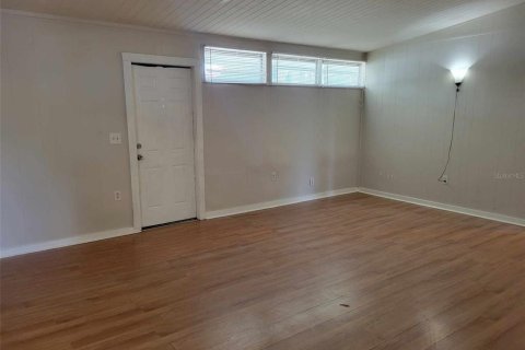 Villa ou maison à louer à Sarasota, Floride: 2 chambres, 71.35 m2 № 2430314 - photo 5