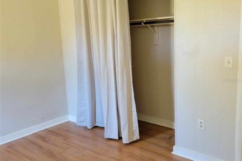 Villa ou maison à louer à Sarasota, Floride: 2 chambres, 71.35 m2 № 2430314 - photo 8