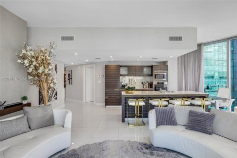 Condominio en venta en Miami, Florida, 2 dormitorios, 142.98 m2 № 2076641 - foto 10