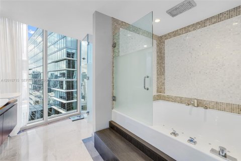 Condominio en venta en Miami, Florida, 2 dormitorios, 142.98 m2 № 2076641 - foto 18