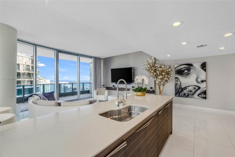 Condominio en venta en Miami, Florida, 2 dormitorios, 142.98 m2 № 2076641 - foto 6