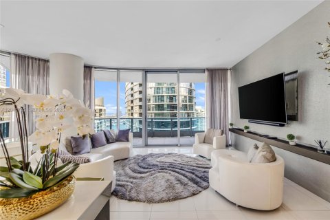Condominio en venta en Miami, Florida, 2 dormitorios, 142.98 m2 № 2076641 - foto 3