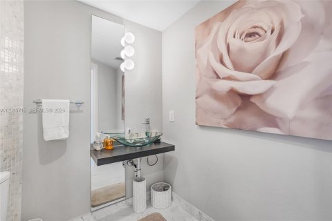 Condominio en venta en Miami, Florida, 2 dormitorios, 142.98 m2 № 2076641 - foto 25
