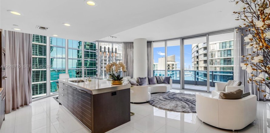 Condominio en Miami, Florida, 2 dormitorios № 2076641