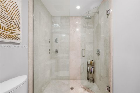 Condominio en venta en Miami, Florida, 2 dormitorios, 142.98 m2 № 2076641 - foto 21
