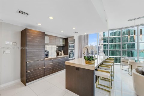 Condominio en venta en Miami, Florida, 2 dormitorios, 142.98 m2 № 2076641 - foto 4