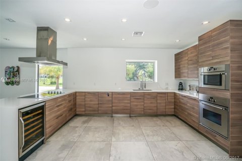 Villa ou maison à vendre à Miami Beach, Floride: 5 chambres, 394.65 m2 № 1987310 - photo 4