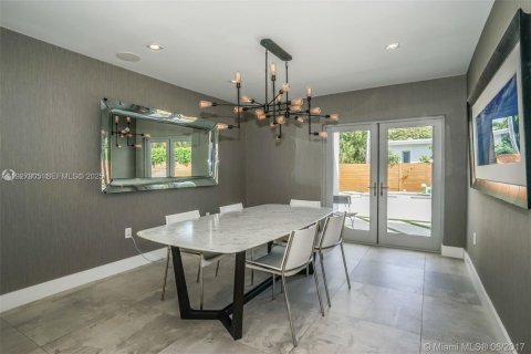 Villa ou maison à vendre à Miami Beach, Floride: 5 chambres, 394.65 m2 № 1987310 - photo 17