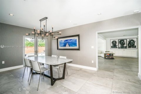 Villa ou maison à vendre à Miami Beach, Floride: 5 chambres, 394.65 m2 № 1987310 - photo 12