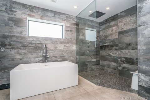 Villa ou maison à vendre à Miami Beach, Floride: 5 chambres, 394.65 m2 № 1987310 - photo 6
