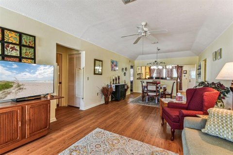 Casa en venta en Lakeland, Florida, 2 dormitorios, 125.88 m2 № 1886446 - foto 12