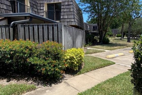 House in Leesburg, Florida 2 bedrooms, 119.66 sq.m. № 2267496