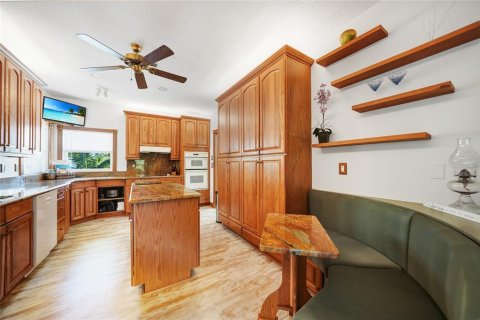 House in Punta Gorda, Florida 4 bedrooms, 199.37 sq.m. № 1916595 - photo 14