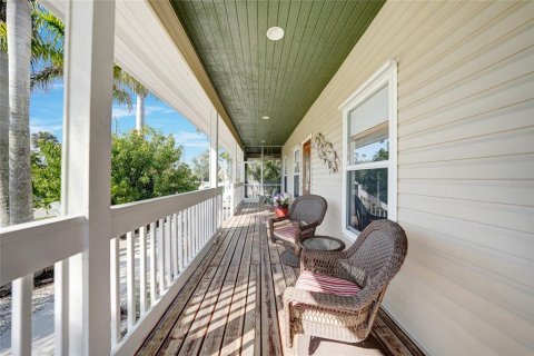 House in Punta Gorda, Florida 4 bedrooms, 199.37 sq.m. № 1916595 - photo 7