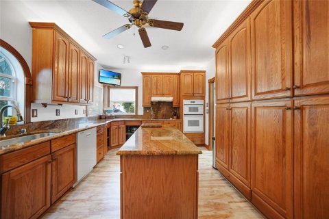 House in Punta Gorda, Florida 4 bedrooms, 199.37 sq.m. № 1916595 - photo 13