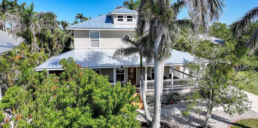 House in Punta Gorda, Florida 4 bedrooms, 199.37 sq.m. № 1916595