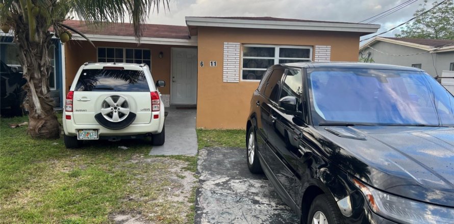 Villa ou maison à Pompano Beach, Floride 4 chambres, 123.75 m2 № 1129248