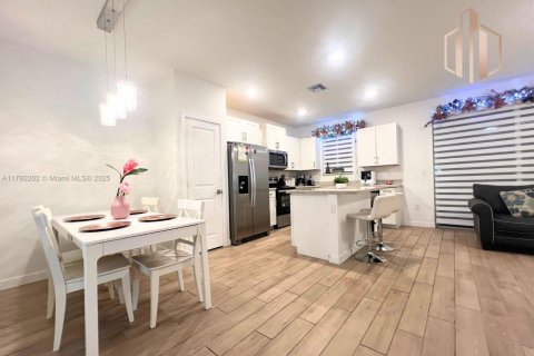 Adosado en venta en Homestead, Florida, 4 dormitorios, 127.65 m2 № 1868756 - foto 8