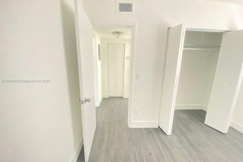 Appartement à louer à Miami, Floride: 1 chambre, 46.45 m2 № 1888080 - photo 4