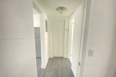 Appartement à louer à Miami, Floride: 1 chambre, 46.45 m2 № 1888080 - photo 5