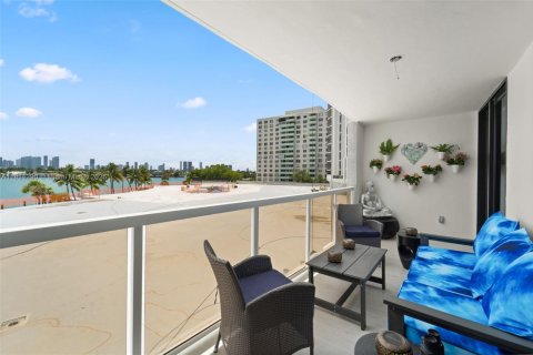 Condominio en venta en Miami Beach, Florida, 2 dormitorios, 133.78 m2 № 1844139 - foto 14