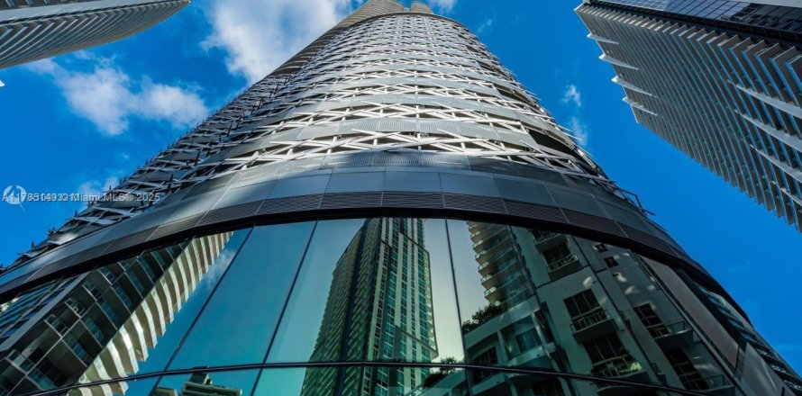 Condominio en Miami, Florida, 2 dormitorios № 1862770