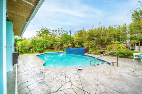 Купить виллу или дом в Дейви, Флорида 5 спален, 180.79м2, № 2063763 - фото 27