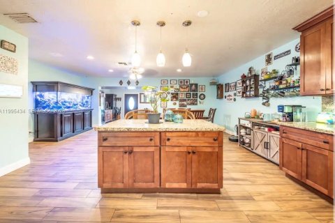 Купить виллу или дом в Дейви, Флорида 5 спален, 180.79м2, № 2063763 - фото 10