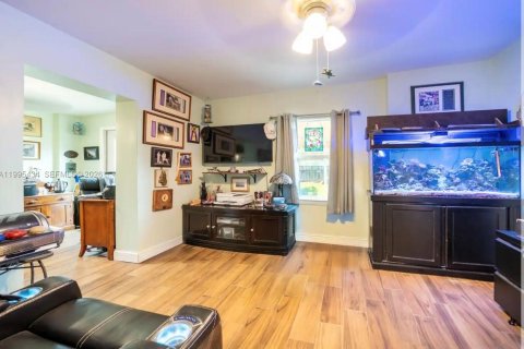 Купить виллу или дом в Дейви, Флорида 5 спален, 180.79м2, № 2063763 - фото 22