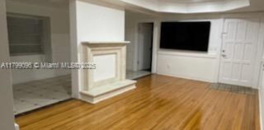 Casa en Miami, Florida 3 dormitorios, 209.12 m2 № 2012559