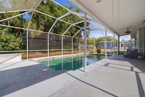 Casa en venta en Plant City, Florida, 3 dormitorios, 243.87 m2 № 2103478 - foto 2