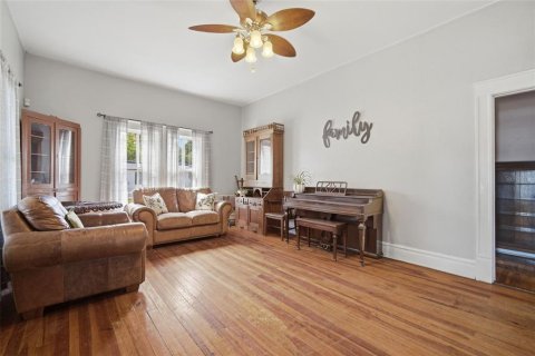 Casa en venta en Plant City, Florida, 3 dormitorios, 243.87 m2 № 2103478 - foto 10