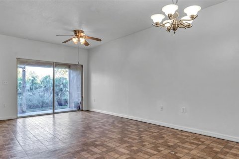 Condo in Riverview, Florida, 3 bedrooms  № 1909144 - photo 11