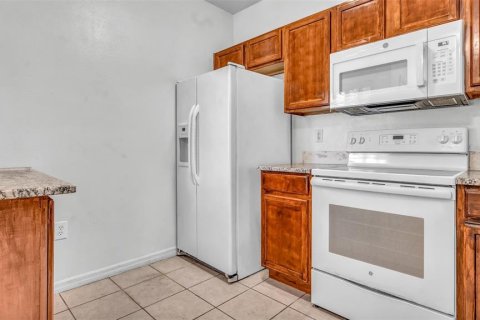 Condo in Riverview, Florida, 3 bedrooms  № 1909144 - photo 8
