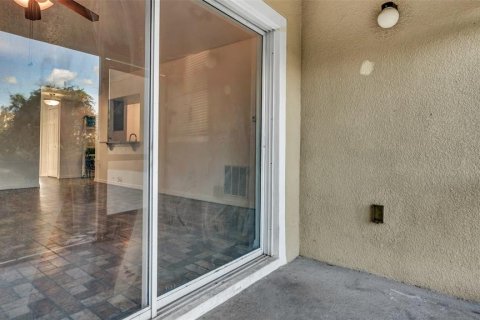 Condo in Riverview, Florida, 3 bedrooms  № 1909144 - photo 24
