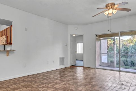 Condo in Riverview, Florida, 3 bedrooms  № 1909144 - photo 12