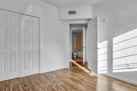 Condo in Riverview, Florida, 3 bedrooms  № 1909144 - photo 15