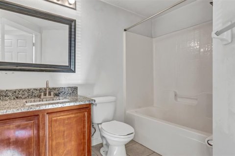 Condo in Riverview, Florida, 3 bedrooms  № 1909144 - photo 16