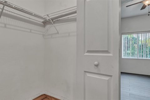 Condo in Riverview, Florida, 3 bedrooms  № 1909144 - photo 21