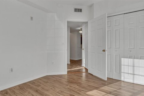 Condo in Riverview, Florida, 3 bedrooms  № 1909144 - photo 18
