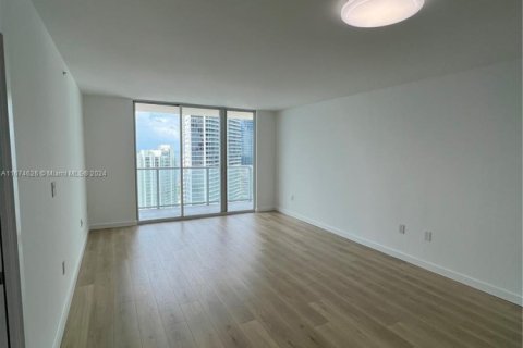 Condo in Miami, Florida, 1 bedroom № 2186241 - photo 4
