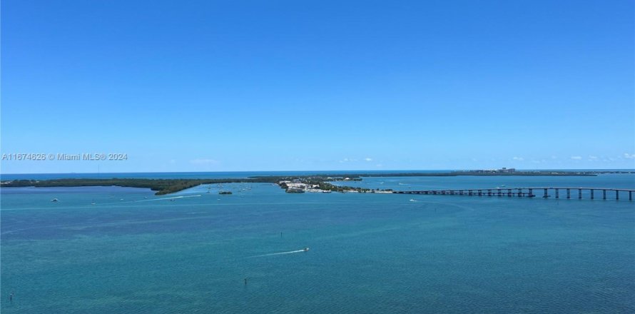 Condo in Miami, Florida, 1 bedroom № 2186241