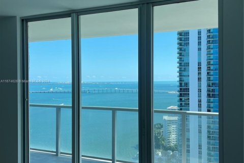 Condo in Miami, Florida, 1 bedroom № 2186241 - photo 2