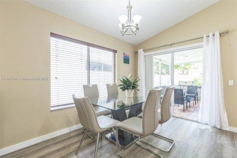 Casa en venta en Weston, Florida, 3 dormitorios, 127.09 m2 № 1845543 - foto 13
