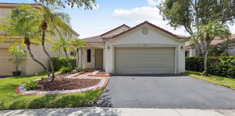 Casa en Weston, Florida 3 dormitorios, 127.09 m2 № 1845543