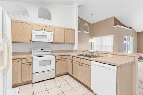 House in Eustis, Florida 4 bedrooms, 167.13 sq.m. № 1832670 - photo 22
