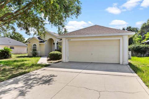 House in Eustis, Florida 4 bedrooms, 167.13 sq.m. № 1832670 - photo 3