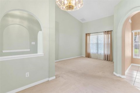 House in Eustis, Florida 4 bedrooms, 167.13 sq.m. № 1832670 - photo 12