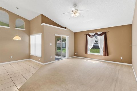 House in Eustis, Florida 4 bedrooms, 167.13 sq.m. № 1832670 - photo 13