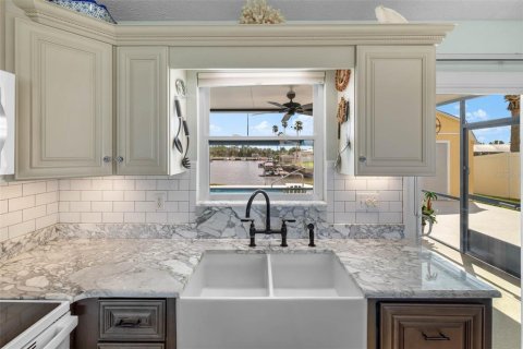 Casa en venta en Hernando Beach, Florida, 2 dormitorios, 77.29 m2 № 1914251 - foto 11